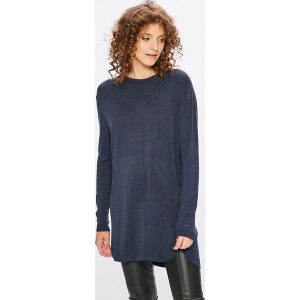 Tommy Jeans - Sweter. Długie swetry marki Tommy Jeans. W wyprzedaży za 319,90 zł.