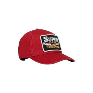 Czapka z daszkiem z logo Superdry. Czerwone czapki Superdry, bez wzorów. W wyprzedaży za 148,35 zł.