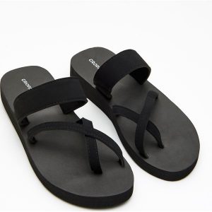 Japonki z dodatkowym paskiem - Czarny. Klapki marki Cropp. Za 39,99 zł.