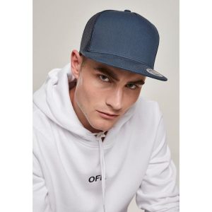 Czapka Flexfit Classique Trucker. Niebieskie czapki FLEXFIT, bez wzorów. Za 86,50 zł.