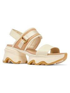 Sorel Sandały "Kinetic Impact" w kolorze beżowym rozmiar: 39. Brązowe sandały Sorel, bez wzorów, z otwartym noskiem, bez obcasa, bez zapięcia. Za 282,99 zł.