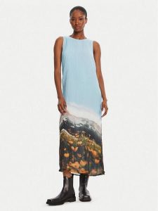 Desigual Sukienka codzienna Plisado Paisaje 25WWVW07 Błękitny Regular Fit. Niebieskie sukienki Desigual, na co dzień, s, bez wzorów, z syntetyku, bez kołnierzyka, bez ramiączek, proste. Za 579,99 zł.