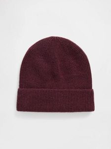CZAPKA ZIMOWA GAP UNISEX CIEPŁA 791205-06. Czerwone czapki GAP, bez wzorów, eleganckie. Za 89,00 zł.