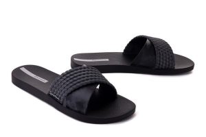 IPANEMA Street II FEM 83244 20766 black/black, klapki damskie. Czarne klapki Ipanema, bez wzorów, bez obcasa. Za 79,99 zł.