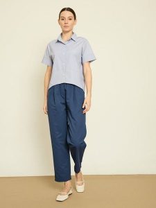 BGN Koszula w kolorze błękitnym rozmiar: 36. Niebieskie koszule BGN, bez wzorów, bez kołnierzyka, bez ramiączek. Za 86,99 zł.