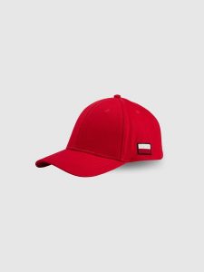 4F Czapka kibica z daszkiem uniseks - czerwona S/M (58cm). Czerwone czapki 4f, bez wzorów, z materiału, sportowe. Za 59,99 zł.