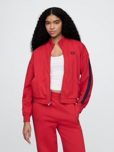 GAP Bluza w kolorze czerwonym rozmiar: M. Czerwone bluzy GAP, m, bez wzorów, bez kaptura. Za 109,78 zł.