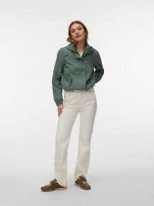 Vero Moda Kurtka przejściowa w kolorze zielonym rozmiar: XS. Zielone kurtki Vero Moda, xs, bez wzorów, bez kaptura. Za 113,90 zł.