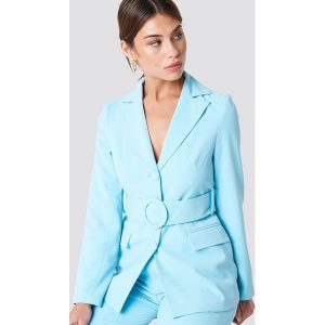NA-KD Classic Marynarka z szerokim paskiem - Blue. Marynarki i żakiety marki NA-KD Classic. W wyprzedaży za 142,06 zł.