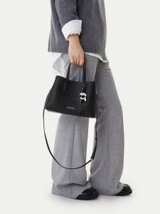 KARL LAGERFELD Torebka B1W30003 Czarny. Czarne torebki klasyczne KARL LAGERFELD, bez wzorów, ze skóry, bez dodatków. Za 626,99 zł.