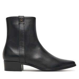 Botki Tommy Hilfiger. Czarne botki TOMMY HILFIGER, bez wzorów, bez obcasa, na słupku, bez zapięcia. Za 599,99 zł.