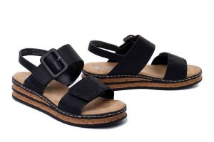 RIEKER 62950-00 black, sandały damskie. Czarne sandały Rieker, bez wzorów, bez obcasa, na koturnie, bez zapięcia. Za 215,94 zł.
