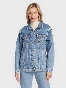 Wrangler Kurtka dżinsowa w kolorze błękitnym rozmiar: M. Niebieskie kurtki Wrangler, m, bez wzorów, bez kaptura. Za 245,96 zł.