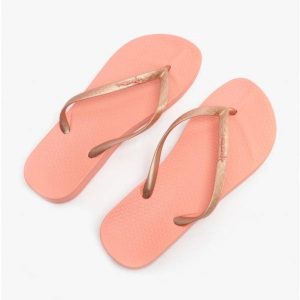 Japonki plażowe damskie Ipanema Anatomic Tan Fem. Czerwone klapki Ipanema, bez wzorów, bez obcasa. Za 59,99 zł.