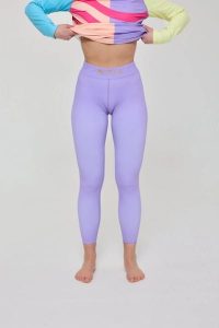 Legginsy termoaktywne – So Fetch 2.0 damskie. Fioletowe legginsy OOSC, bez wzorów, z materiału. Za 269,99 zł.