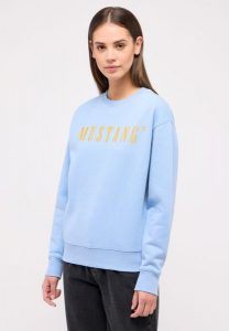 DAMSKA BLUZA MUSTANG LOGO Aberdeen Placid Blue 1014960 5057. Niebieskie bluzy Mustang, l, bez wzorów, bez kaptura. Za 139,99 zł.