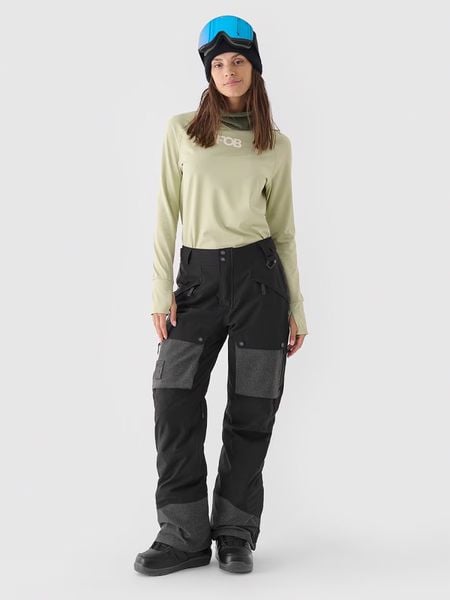 4F Spodnie narciarskie w kolorze czarnym rozmiar: L. Czarne spodnie dresowe 4f, l, bez wzorów, narciarskie. Za 248,58 zł.