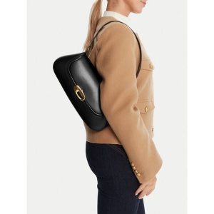 Torebka Calvin Klein. Czarne torebki klasyczne Calvin Klein, bez wzorów, bez dodatków. Za 439,99 zł.