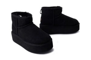 EMU AUSTRALIA W13082 Stinger Micro Flatform black, botki damskie. Czarne botki EMU Australia, na zimę, bez wzorów, ze skóry, bez obcasa, bez zapięcia. Za 559,92 zł.