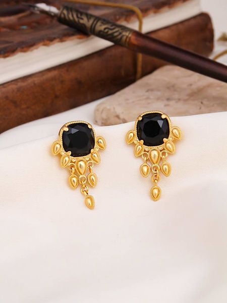 L'Atelier de Gaia Pozłacane kolczyki-wkrętki z kocim okiem rozmiar: onesize. Czarne kolczyki L'Atelier de Gaia, pozłacane. Za 78,47 zł.