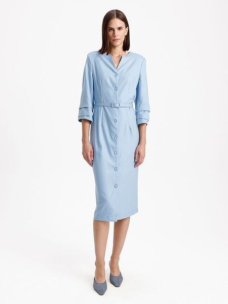 BGN Sukienka w kolorze błękitnym rozmiar: 40. Niebieskie sukienki BGN, na co dzień, bez wzorów, z tkaniny, bez kołnierzyka, bez ramiączek, midi, proste. Za 136,45 zł.