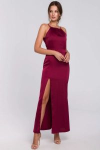 Długa sukienka wieczorowa na wesele halter neck bordo satyna. Czerwone sukienki Makover, na studniówkę, l, bez wzorów, z elastanu, eleganckie, bez kołnierzyka, bez ramiączek, maxi, dopasowane. Za 349,00 zł.