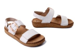 INBLU ED-26 002 beżowy, sandały damskie. Brązowe sandały Inblu, bez wzorów, bez obcasa, na koturnie, bez zapięcia. Za 125,90 zł.