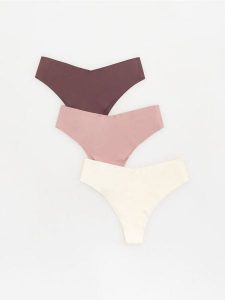 Bezszwowe majtki figi 3 pack - złamana biel. Figi Reserved, bez wzorów, z dzianiny. Za 59,99 zł.
