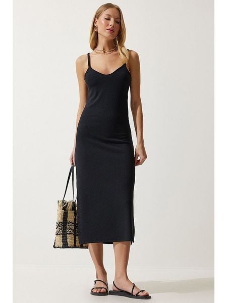 Happiness Istanbul Sukienka w kolorze czarnym rozmiar: 40. Czarne sukienki Happiness Istanbul, bez wzorów, prążkowane, bez kołnierzyka, bez ramiączek, midi. Za 61,60 zł.