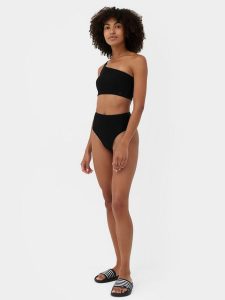 4F Dół od bikini z materiałów z recyklingu damski XS. Fioletowe bikini 4f, bez wzorów, z materiału. W wyprzedaży za 4,99 zł.