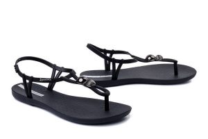 IPANEMA 83512 Class Spheres Sand Fem AQ957 black/silver, sandały damskie. Czarne sandały Ipanema, bez wzorów, bez obcasa, bez zapięcia. Za 104,93 zł.