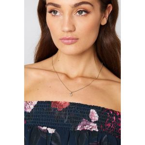 NA-KD Accessories Naszyjnik z zawieszką z literą - Gold. Naszyjniki marki NA-KD Accessories. W wyprzedaży za 30,47 zł.