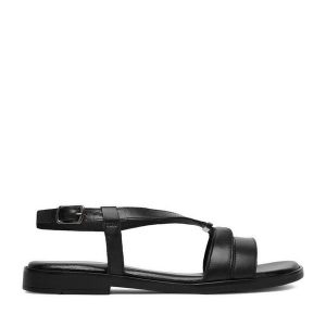 Sandały Lasocki. Czarne sandały Lasocki, bez wzorów, bez obcasa, na płaskiej podeszwie, bez zapięcia. Za 149,99 zł.