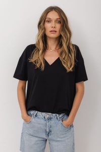 T-SHIRT BALI CZARNY XS - Flawless. Czarne t-shirty Flawless, uniwersalny, bez wzorów, z bawełny, bez kołnierzyka, bez ramiączek. Za 190,00 zł.