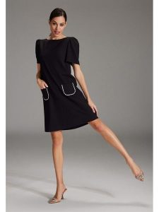 SWING Sukienka w kolorze czarnym rozmiar: 34. Czarne sukienki Swing, na co dzień, z aplikacjami, bez kołnierzyka, bez ramiączek, midi, proste. Za 227,31 zł.