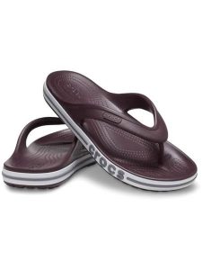 Crocs Japonki "Bayaband" w kolorze brązowym rozmiar: 41/42. Brązowe klapki Crocs, bez wzorów, z otwartym noskiem, bez obcasa. Za 127,35 zł.