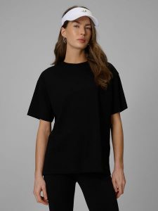 4F T-shirt loose gładki damski - czarny L. Czarne t-shirty 4f, l, bez wzorów, z dzianiny, bez kołnierzyka, bez ramiączek. Za 59,99 zł.