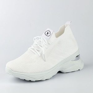 Białe buty damskie sportowe Vinceza 13576. Białe buty sportowe VINCEZA, bez wzorów, z tkaniny, bez zapięcia. Za 99,00 zł.