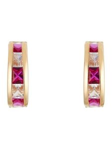 L instant d Or Złote kolczyki-półkreole "Redarc" z cyrkoniami i rubinami rozmiar: onesize. Żółte kolczyki L instant d Or, z cyrkonią, złote. Za 391,99 zł.