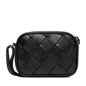 Torebka JENNY. Czarne listonoszki Jenny, bez wzorów, bez dodatków. Za 99,99 zł.