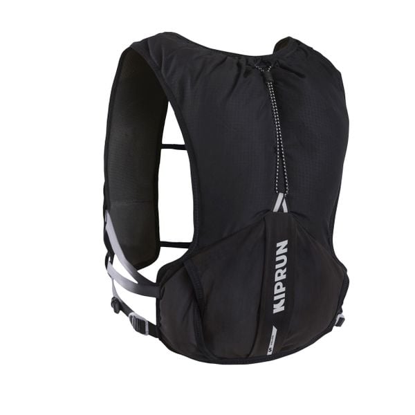 Plecak do biegania w terenie unisex Kiprun 500 5 litrów z bukłakiem 1 l. Czarne plecaki KIPRUN. Za 169,99 zł.