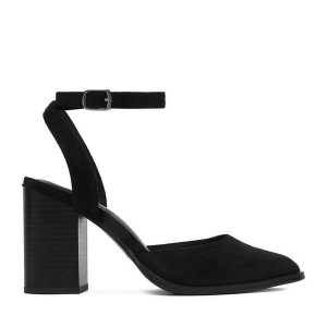 Czółenka JENNY. Czarne czółenka Jenny, bez wzorów, bez obcasa, bez zapięcia. Za 139,99 zł.