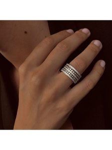 Les Petites Précieuses Srebrny pierścionek z cyrkoniami rozmiar: 54. Szare pierścionki Les Petites Précieuses, z cyrkonią, srebrne. Za 217,99 zł.