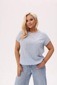 Jasnoniebieska bluzka Lira ze 100% haftowanej bawełny w drobne stokrotki PLUS SIZE XXL OVERSIZE JESIEŃ. Bluzki Moda Size Plus Iwanek, l, bez wzorów, z bawełny, biznesowe, bez kołnierzyka, plus size, bez ramiączek. Za 179,90 zł.