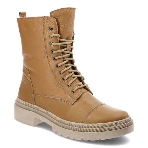 Brązowe Botki Damskie Wasak Wygodne Obuwie. Brązowe botki Wasak, z aplikacjami, z futra, bez obcasa, na płaskiej podeszwie, bez zapięcia. Za 389,00 zł.