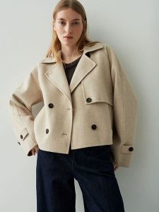 OPUS Kurtka przejściowa "Haili" w kolorze beżowym rozmiar: 44. Brązowe kurtki Opus, bez wzorów, z wełny, bez kaptura. Za 282,99 zł.