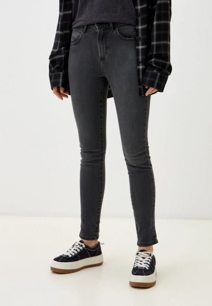 DAMSKIE SPODNIE WRANGLER HIGH SKINNY ASHES 112328879. Rurki Wrangler, z jeansu. Za 229,99 zł.