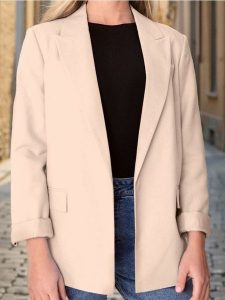 Marynarka z wiskozą - kremowy. Białe marynarki i żakiety Sinsay, l, bez wzorów, z materiału. Za 69,99 zł.