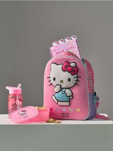 Plecak z bidonem i lunch boxem Hello Kitty - wielobarwny. Plecaki Sinsay. Za 39,99 zł.