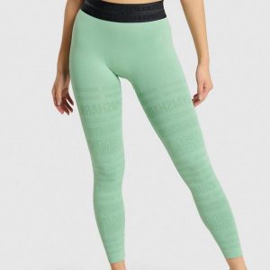 Legginsy treningowe damskie Gymshark Vision. Zielone legginsy Gymshark, bez wzorów. Za 169,99 zł.